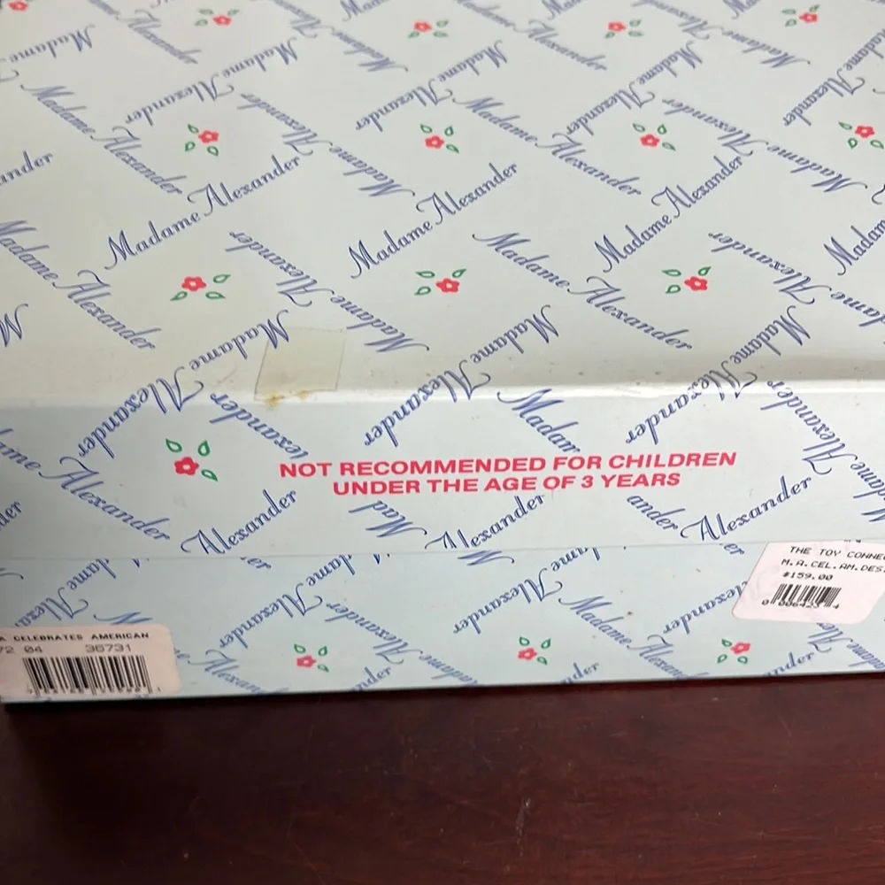 10" Madame Alexander Celebrates American Design #25590 - Picture 9 of 9